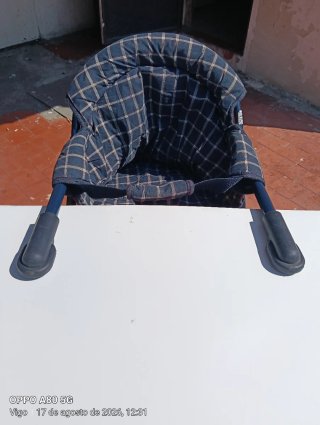Silla de bebé a cuadros