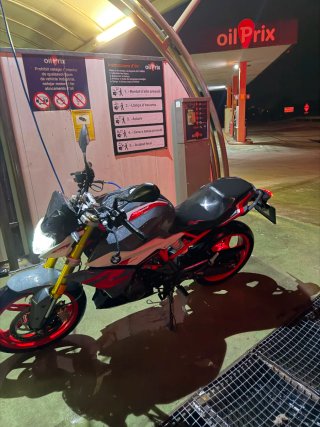 BMW G310R Moto Naked Gris/Roja