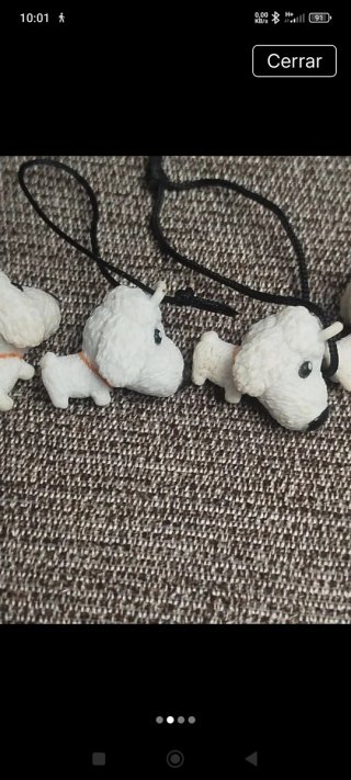 Colgantes Perritos Marrones y Blancos