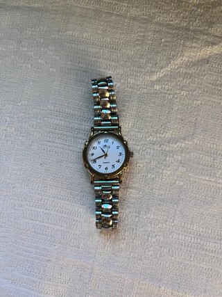 Reloj Lotus Quartz Dorado y Plateado