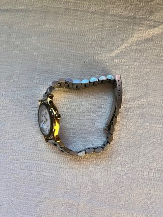 Reloj Lotus Quartz Dorado y Plateado
