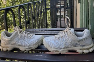 Zapatillas Asics Gel Cumulus 16 Beige/Blanco