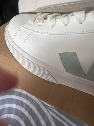 Zapatillas Veja Blancas y Verdes