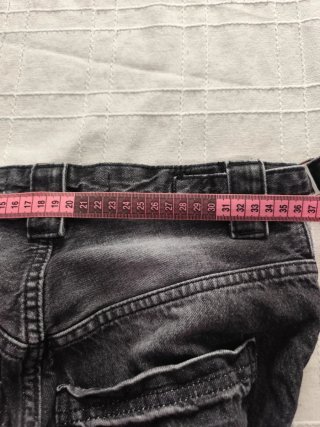 Pantalón vaquero ancho Bershka negro