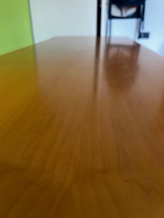 Scrivania in legno marrone
