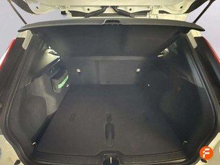 Volvo XC40 2.0 B3 G Essential Auto