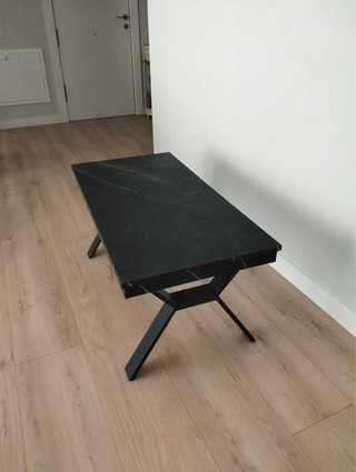 Mesa centro elevable efecto mármol y metal