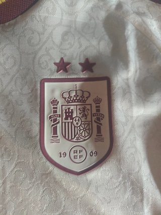 Camiseta Adidas España Oro y Blanca