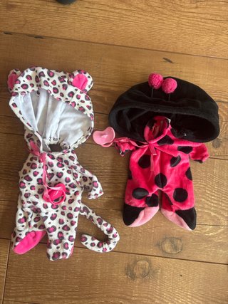 Ropita Bebé Llorones: Leopardo y Mariquita