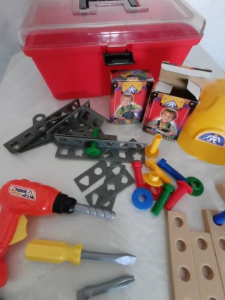 Caja de herramientas de juguete