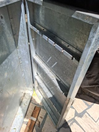 Mobiletto scaffale in acciaio grigio
