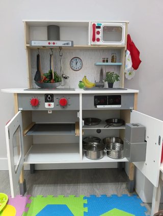 Cocina de juguete de madera
