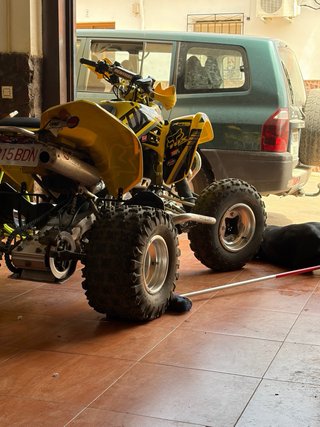 Suzuki LTZ 400 Amarillo no es negociable ni cambio