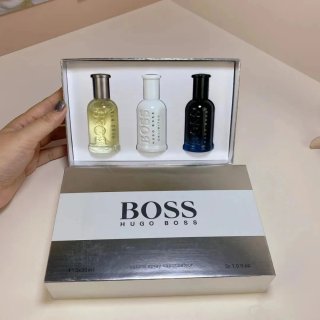 Set 4 Perfumes en Caja para regalo nuevos