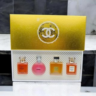 Set 4 Perfumes en Caja para regalo nuevos