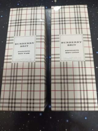 Burberry Brit Body Wash y Body Lotion Set