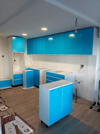 Instalación profesional de suelos,puertas,cocinas.