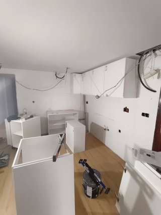 Instalación profesional de suelos,puertas,cocinas.