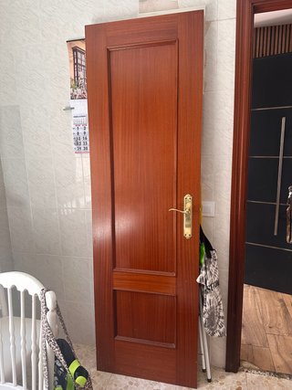Puerta de madera interior