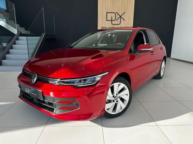 Volkswagen Golf "Más" 1.5 TSI 6 vel. 2025