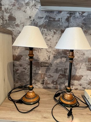 Lote 2 lámparas de mesa madera y metal