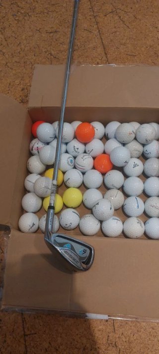 Hierro 3 y 50 bolas de golf
