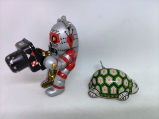Lote Juguetes Hojalata Robot Tortuga Casa