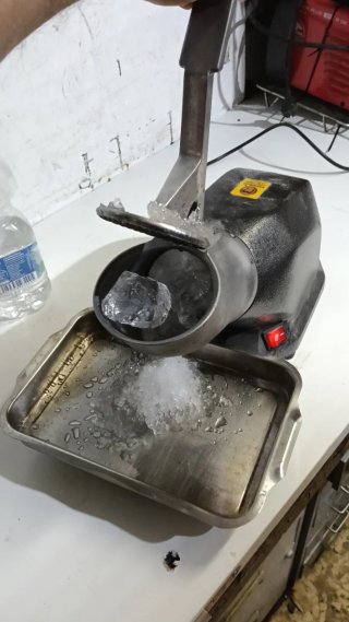 Picadora de hielo profesional potente  italiana Qu