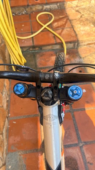 Commencal V4.2 FOX DH