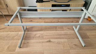 Mesa de escritorio y silla