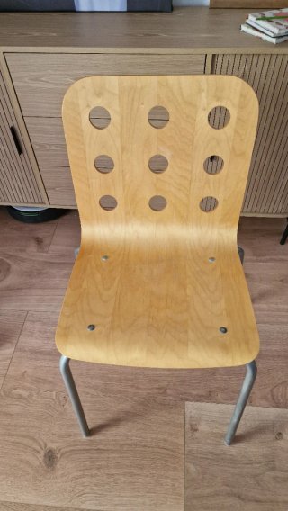 Mesa de escritorio y silla