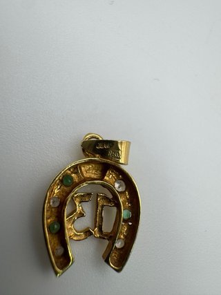 011-03-00589 COLGANTE HERRADURA 13 ORO 18K