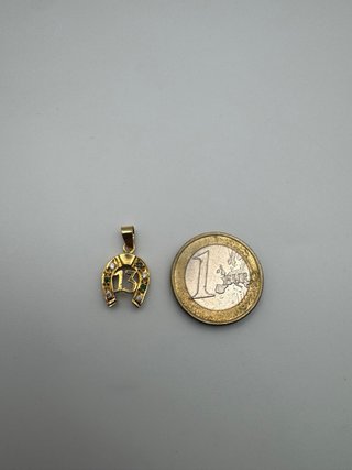 011-03-00589 COLGANTE HERRADURA 13 ORO 18K