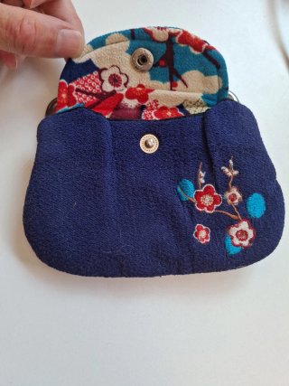 Monedero japonés floral