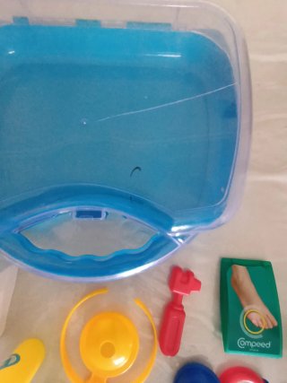 Maletín médico infantil azul y multicolor