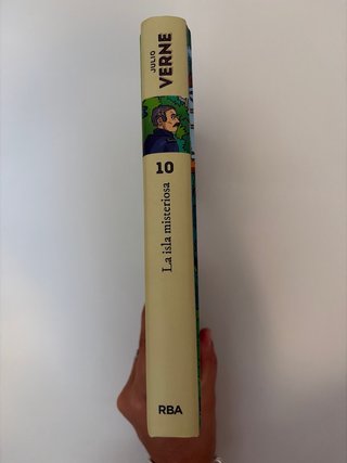Libro “La isla misteriosa”