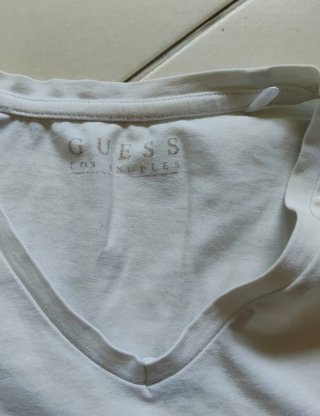 T-shirt Guess bianca con strass