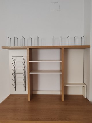 Escritorio madera con cajón y estantería