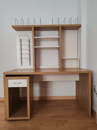 Escritorio madera con cajón y estantería