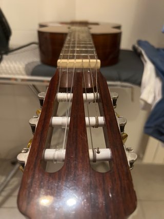 Chitarra classica in legno