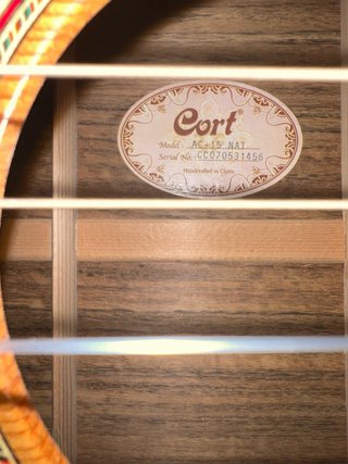 Chitarra classica in legno