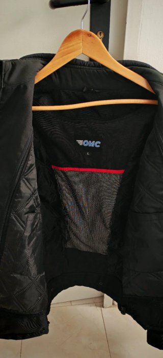 Chaqueta de moto con forro térmico desmontable