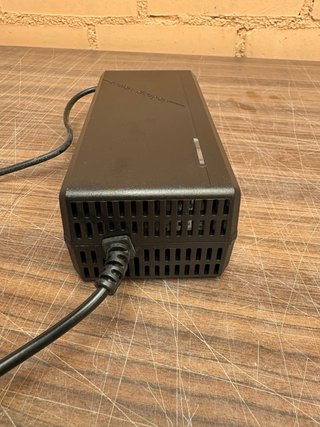 Cargador Patinete/Bici Eléctrica 3 Pines