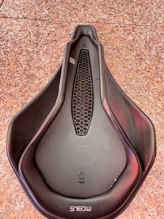 Sillín Fizik Argo 00 Adaptive 3D 140mm