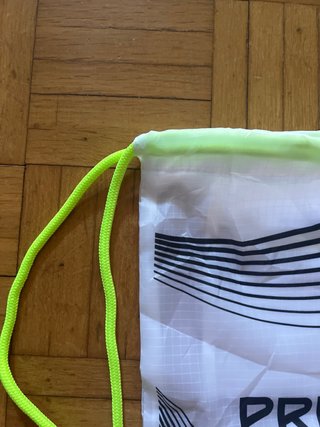 Bolsa Adidas Predator Verde y Blanca