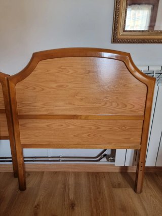 Dos cabeceros de madera para cama 90
