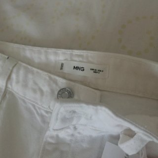 Vaqueros wide leg Mango blancos con etiqueta