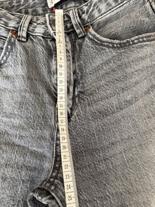 Vaqueros Stradivarius grises rectos D98