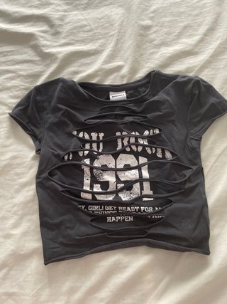 Camiseta Bershka 1991 Ripped Talla