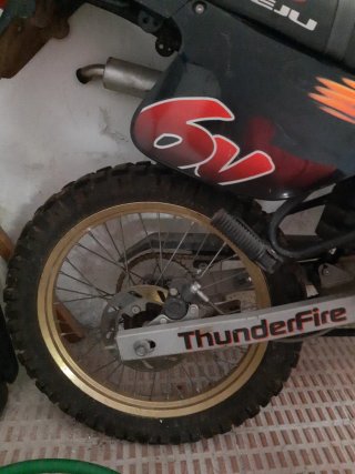Moto Rieju RR50 Enduro Negra y Naranja